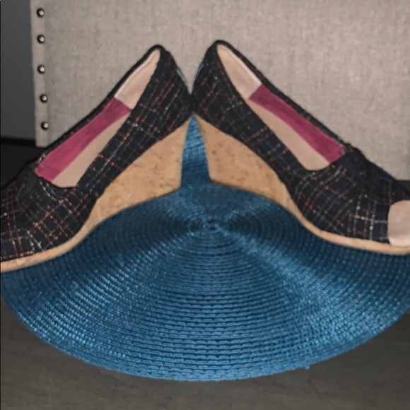 Toms Emma Wedge Black Pumps Peep Toe Cork Heels 8 - Picture 4 of 6